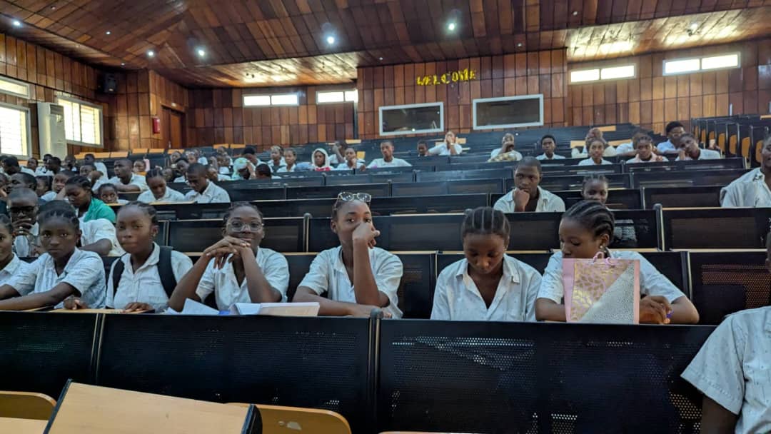 Les élèves de la Fondation Kamchoum Ndami visitent Saint Jérôme Douala